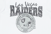 New Era Las Vegas Raiders NFL Helmet White COOLERA Short Sleeve T-Shirt