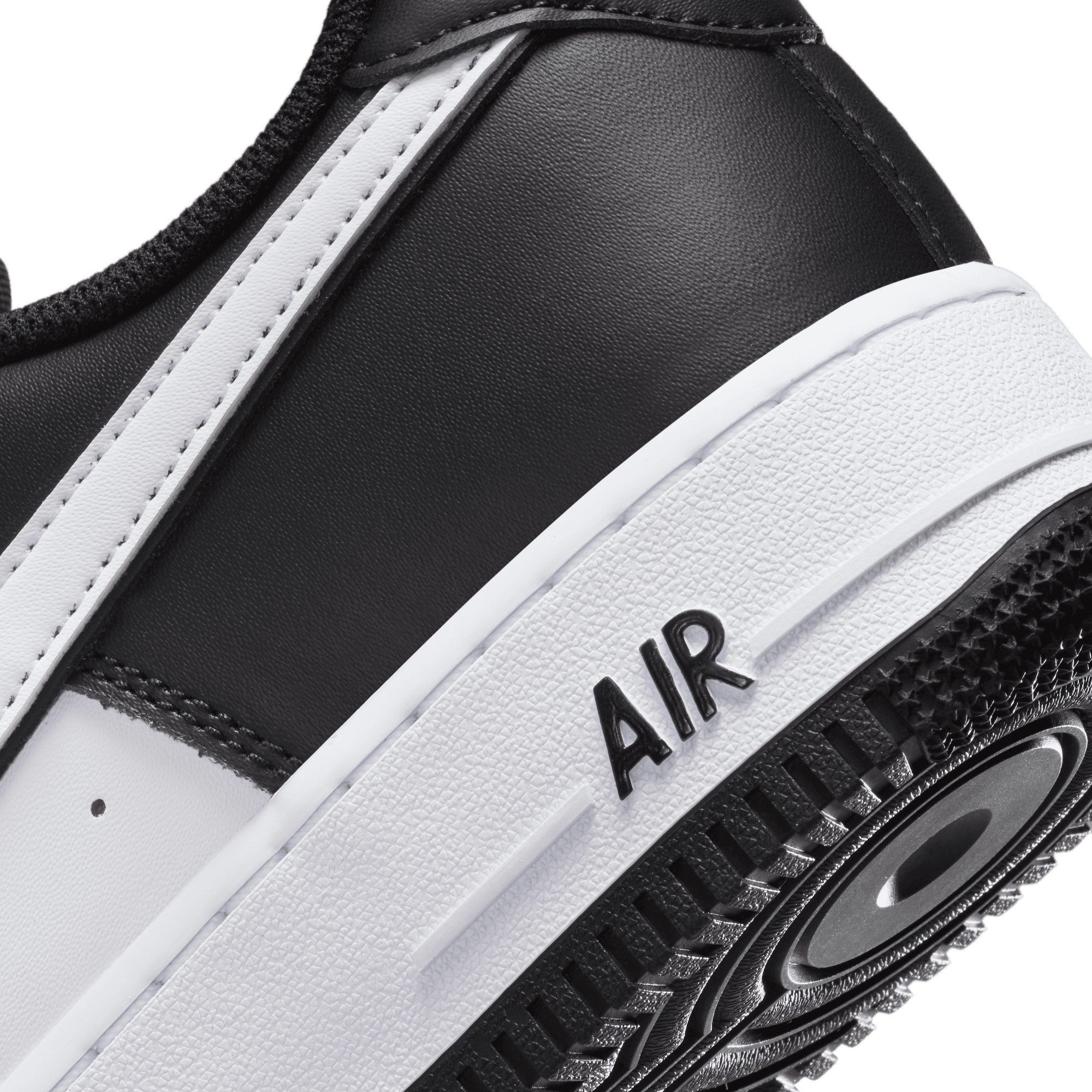 Nike Men's Air Force 1 '07 Shoes