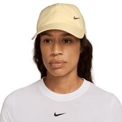 Nike Dri-FIT Club Unstructured Metal Swoosh Cap