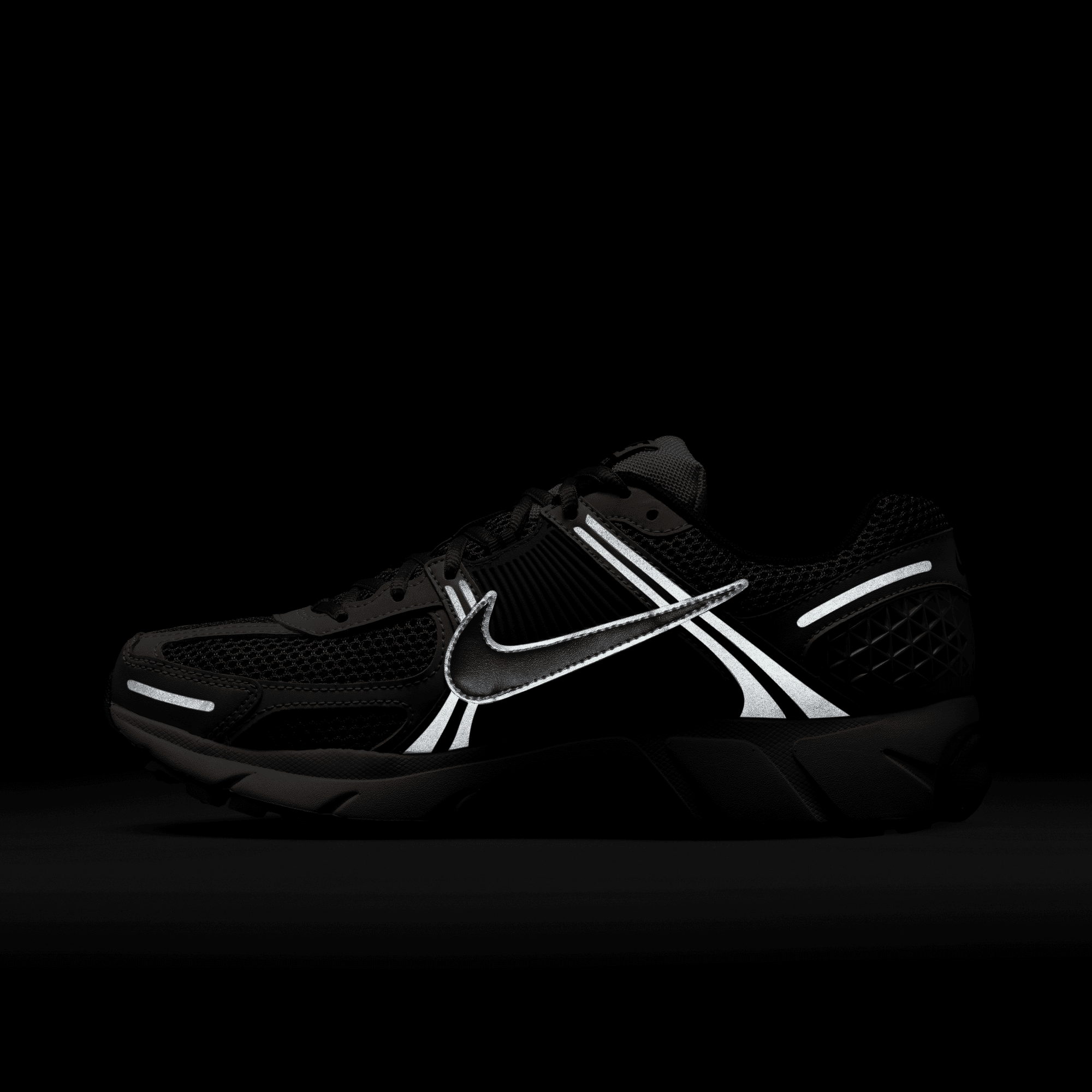 Nike Men's Zoom Vomero 5 Shoes