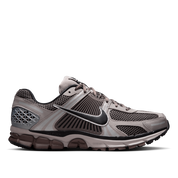 Nike Men's Zoom Vomero 5 Shoes