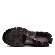 Nike Men's Zoom Vomero 5 Shoes