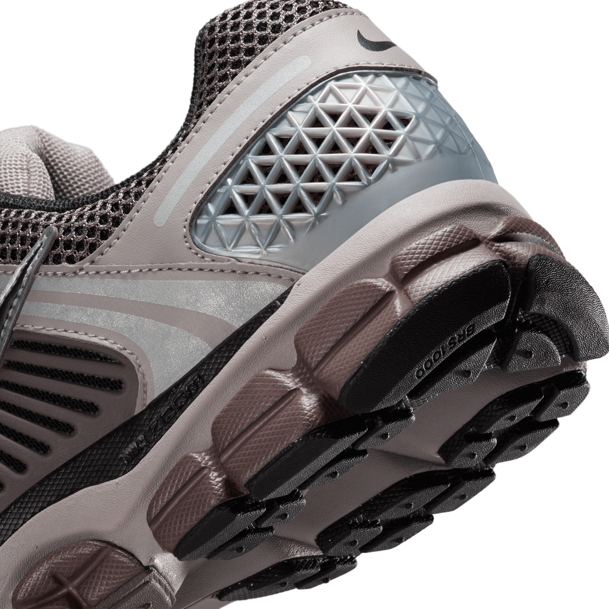 Nike Men's Zoom Vomero 5 Shoes