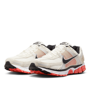 Nike Men's Zoom Vomero 5 Shoes