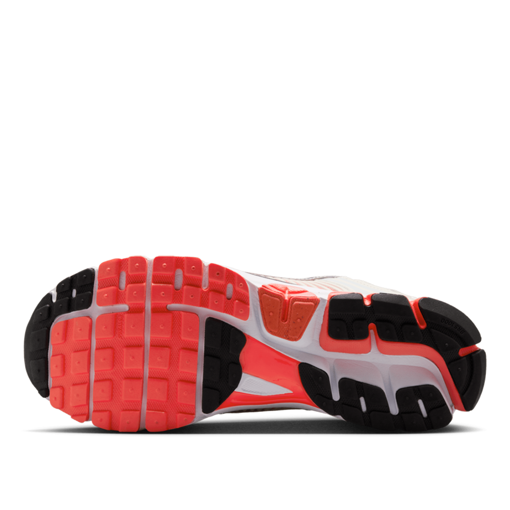 Nike Men's Zoom Vomero 5 Shoes