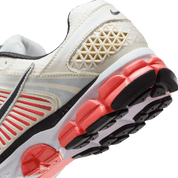 Nike Men's Zoom Vomero 5 Shoes