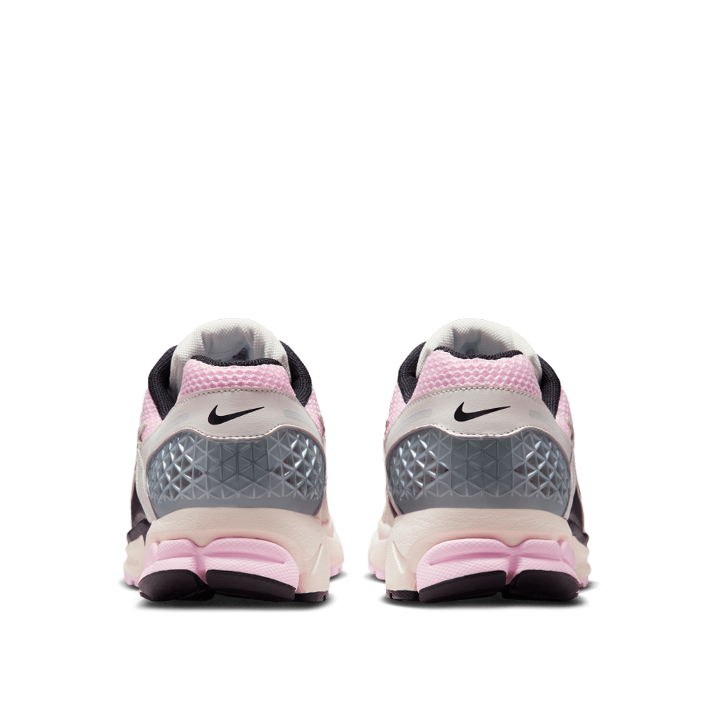 Nike Men's Zoom Vomero 5 Shoes