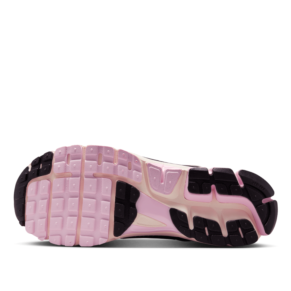 Nike Men's Zoom Vomero 5 Shoes