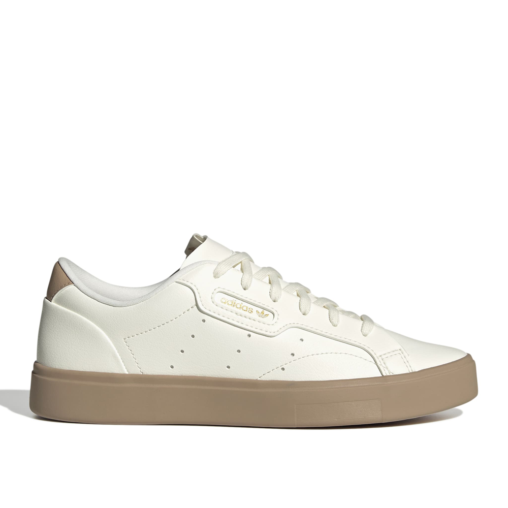 JQ9046_1_FOOTWEAR_Photography_SideLateralCenterView_whitecopy.png