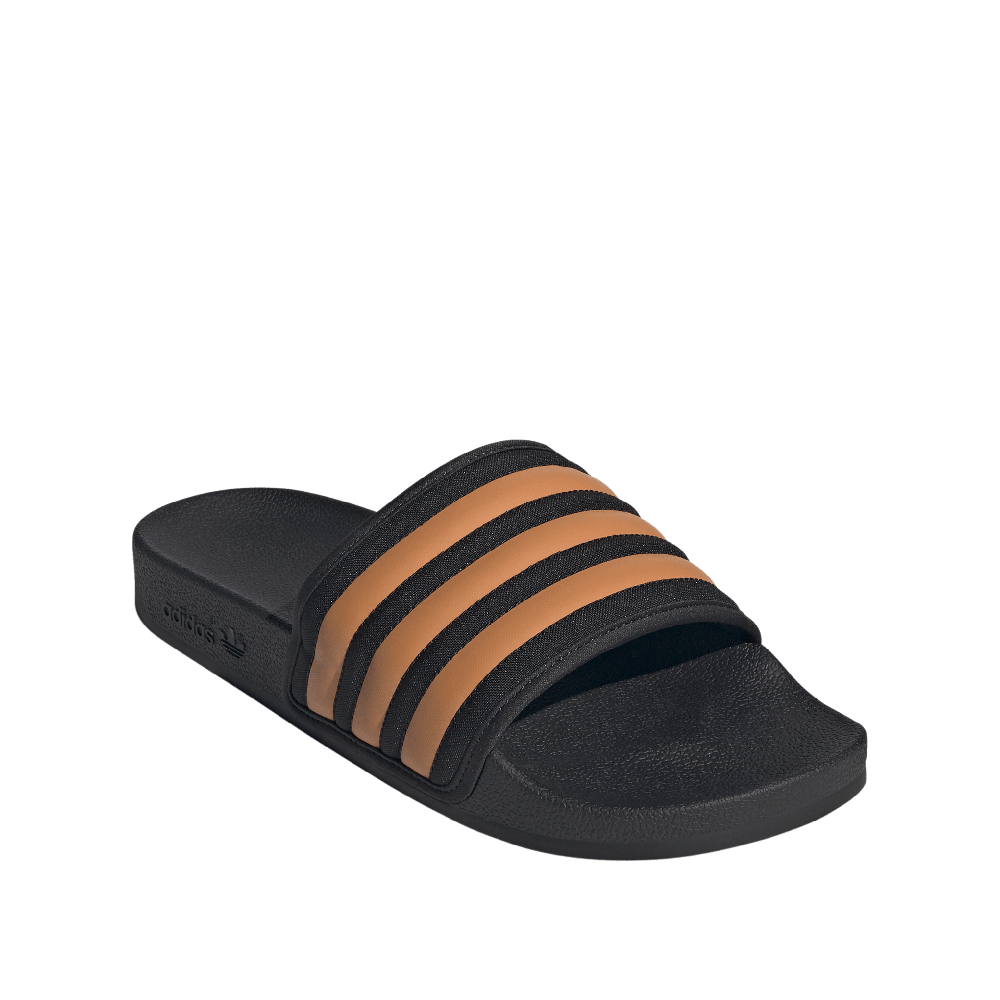 JR3626_6_FOOTWEAR_Photography_FrontLateralTopView_whitecopy.png