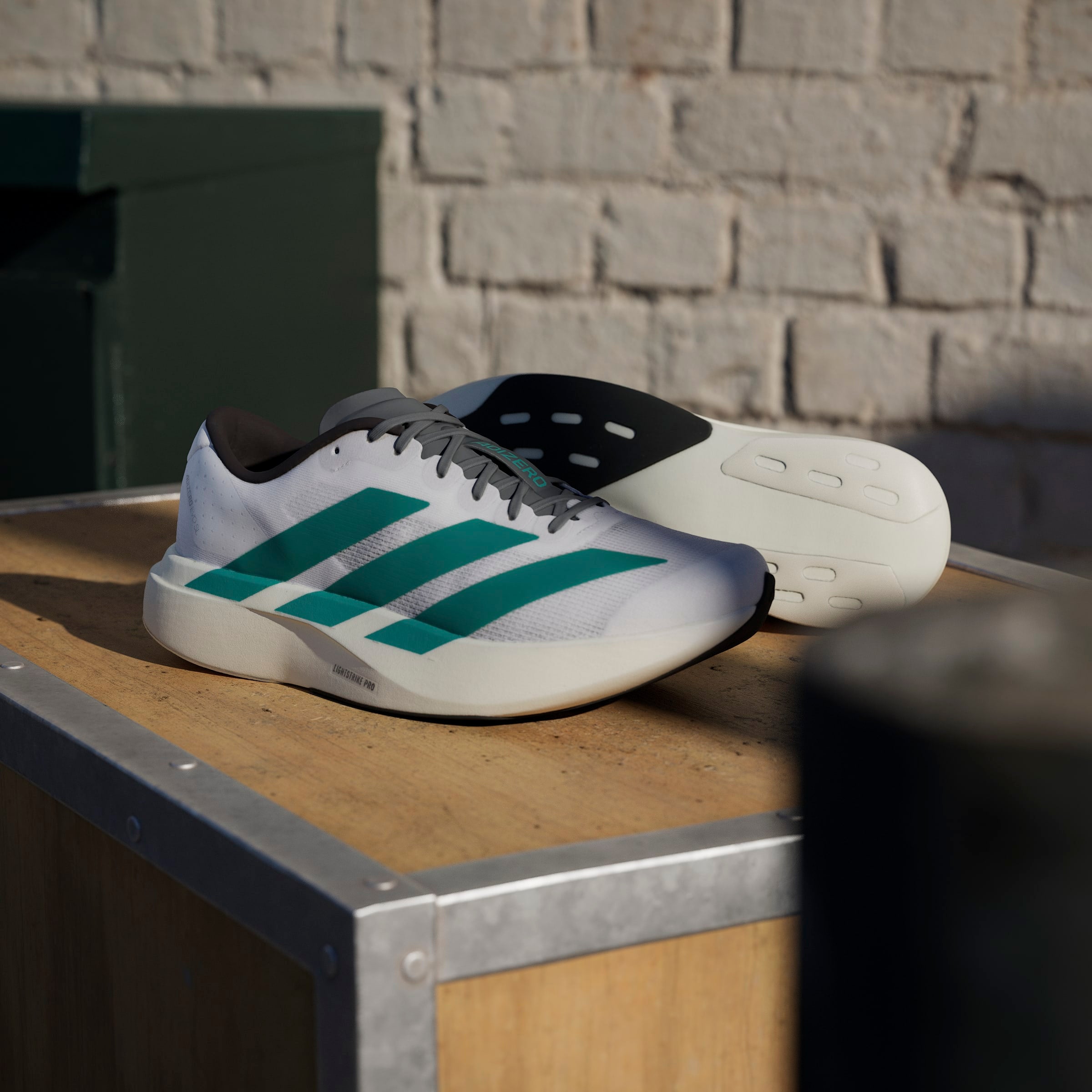 JS4487_21_FOOTWEAR_Photography_HeroMrktng_View_8.jpg