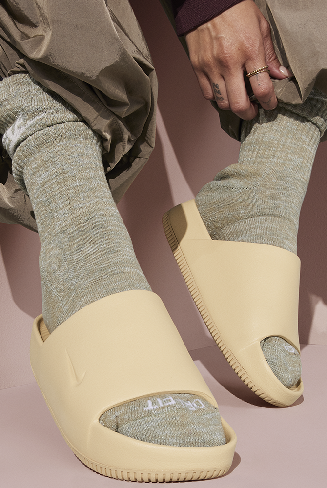 content_dam_nike_sales_multimedia_2023_9_6_15_16_HO23_PDPplus_DX4816-200_BN03_MOB-DX4816-200.png