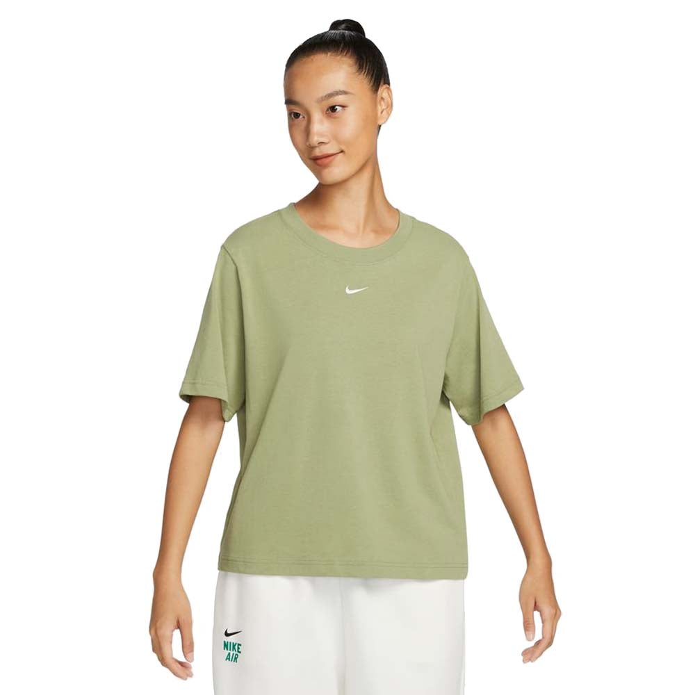 Nike Women s Sportswear Essential Boxy T Shirt