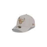 New Era 9FORTY A-Frame Chicago Bulls Medium Silver Olive Adjustable Cap