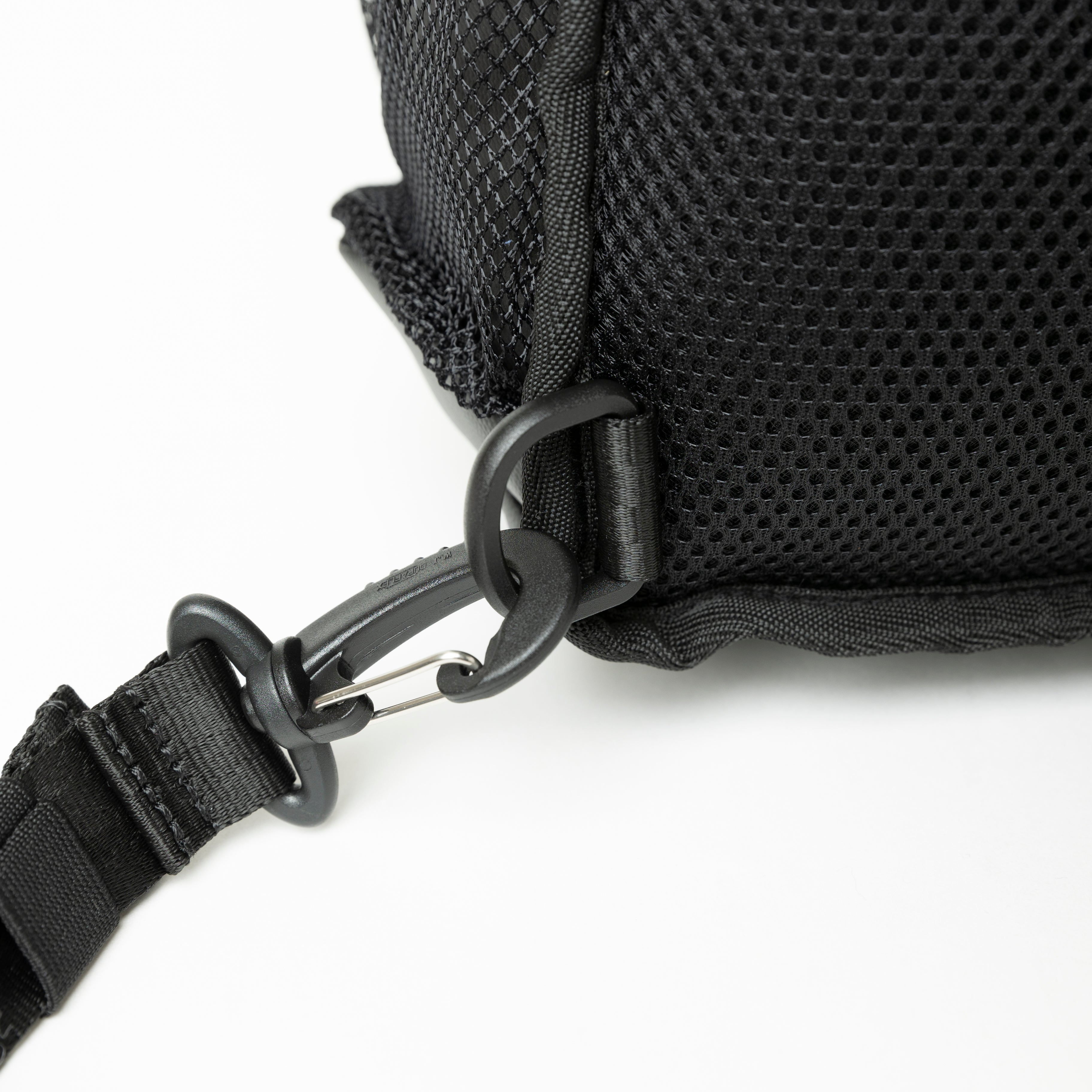 New Era Sling Body Bag 12L TPU Black