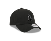 New Era 9FORTY A-Frame New York Yankees Metal Badge Black Adjustable Cap