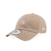 New Era Casual Classic New York Yankees Pebble Adjustable Cap