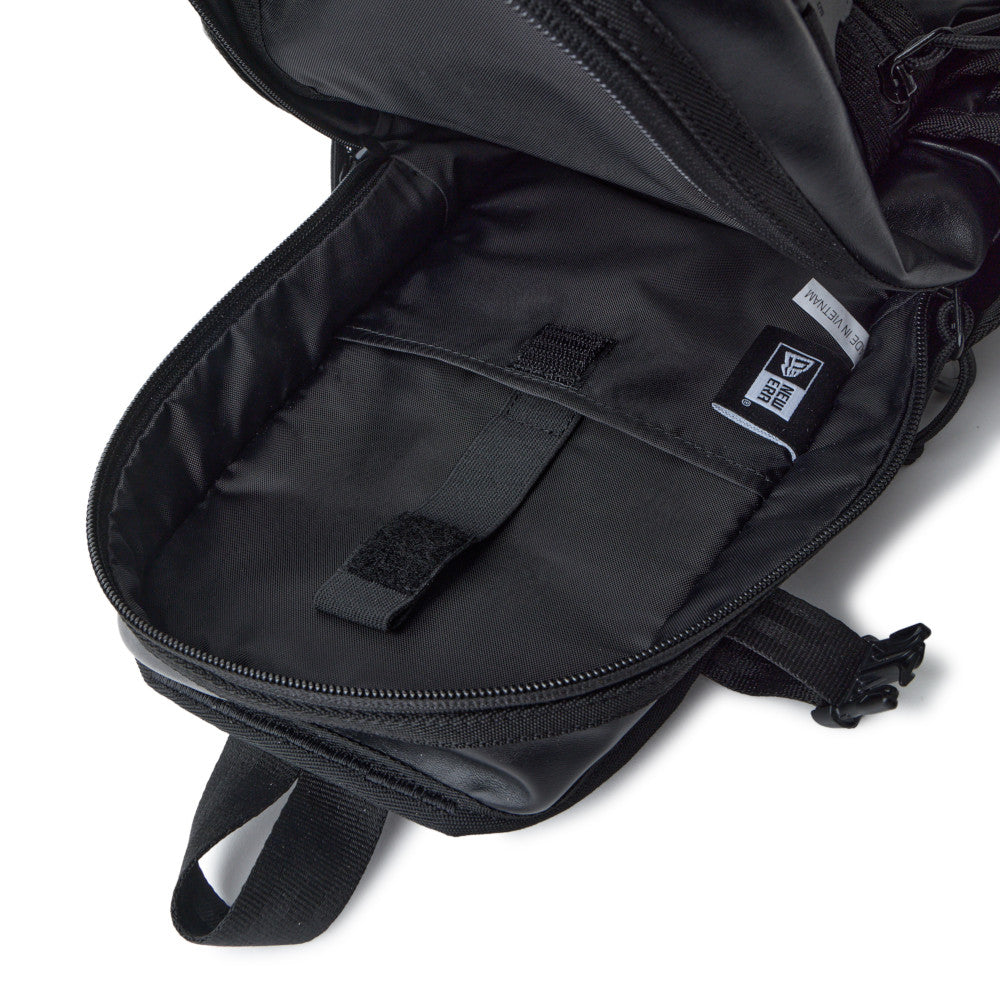 New Era Sling body bag 12L Synthetic leather Black