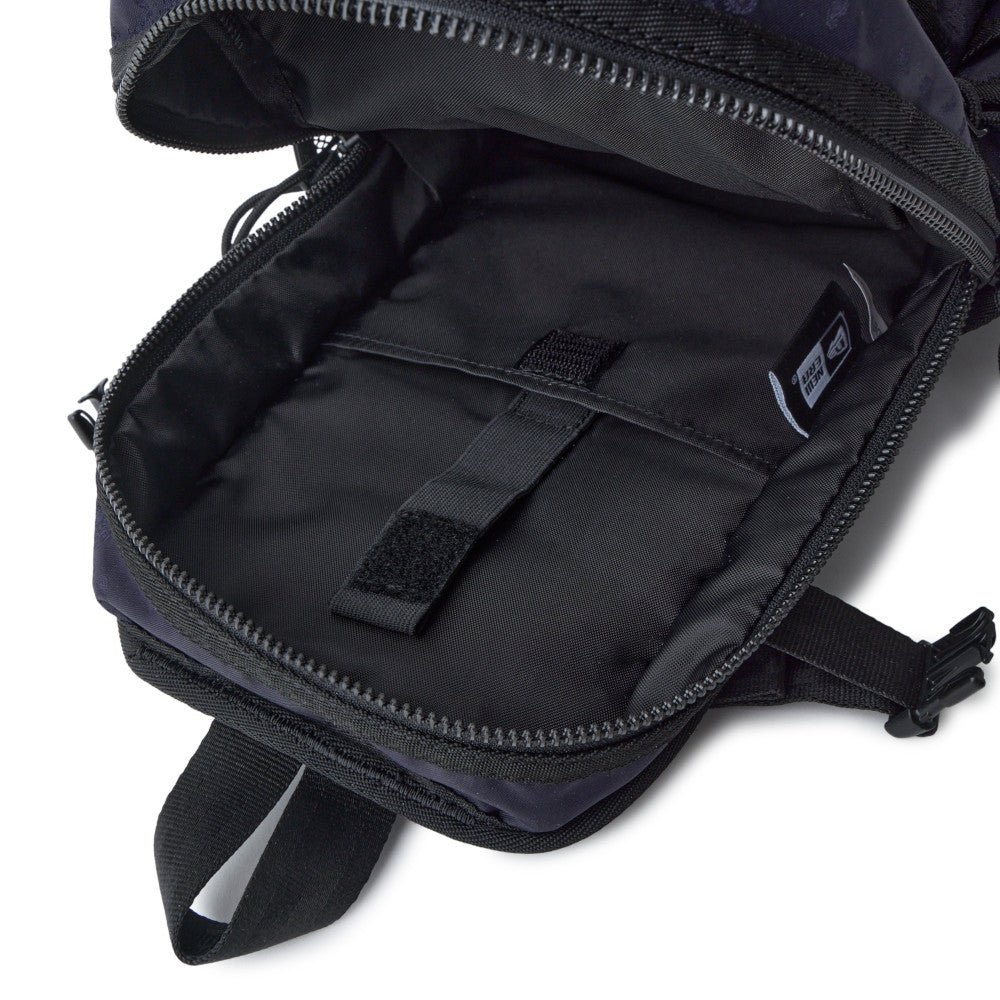 New Era Sling body bag 12L Navy Paisley