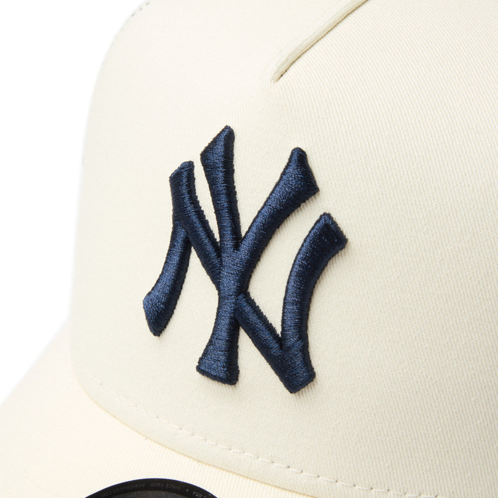 New Era 9FORTY A-Frame New York Yankees Embroidered Mesh Cream Trucker Cap