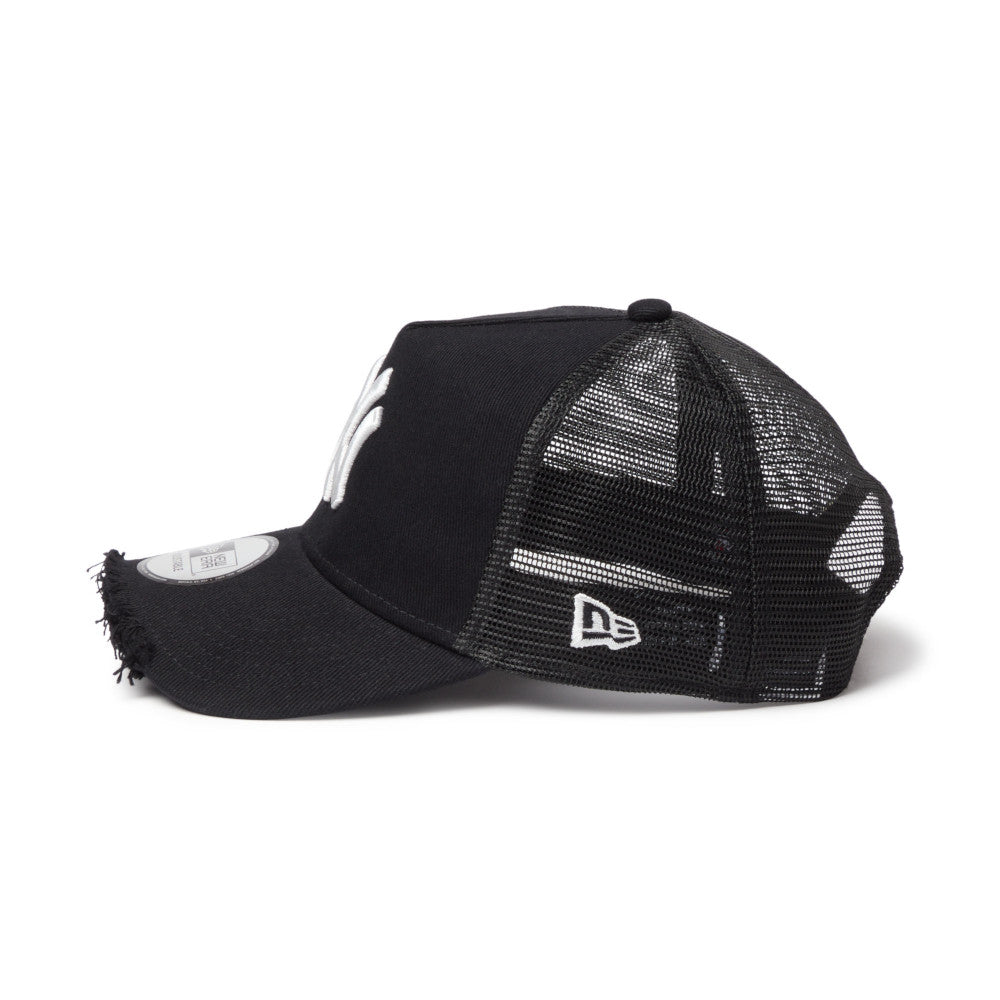 New Era 9FORTY A-Frame New York Yankees Damaged Cap Black Trucker Cap