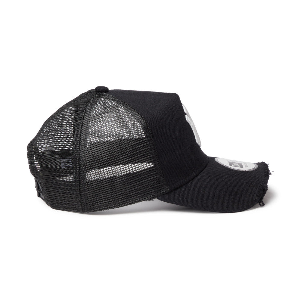 New Era 9FORTY A-Frame New York Yankees Damaged Cap Black Trucker Cap