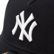 New Era 9FORTY A-Frame New York Yankees Damaged Cap Black Trucker Cap
