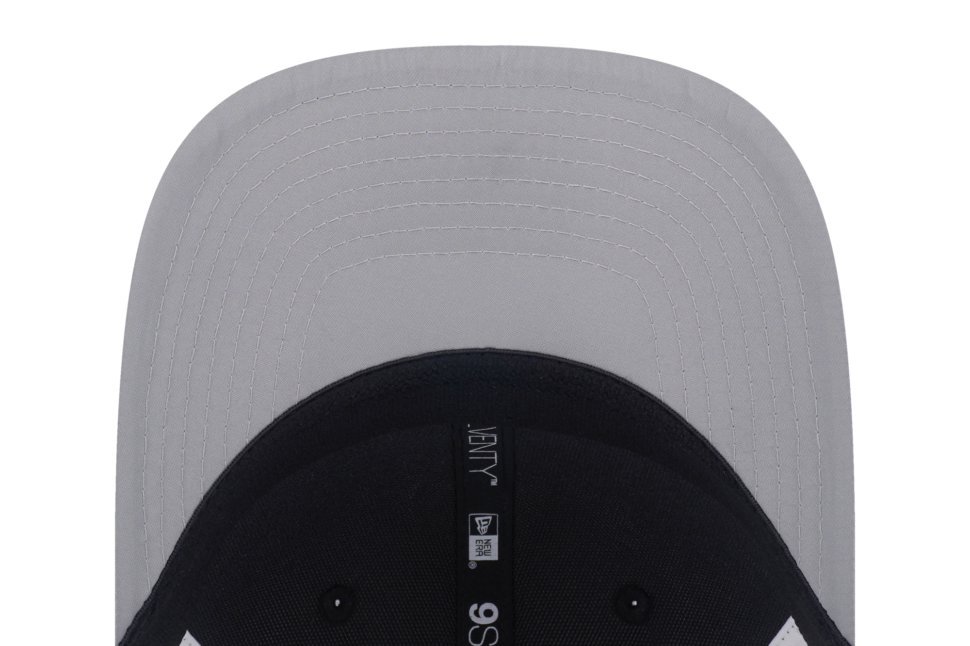 New Era 9SEVENTY Chicago White Sox Black Gray Trucker Cap