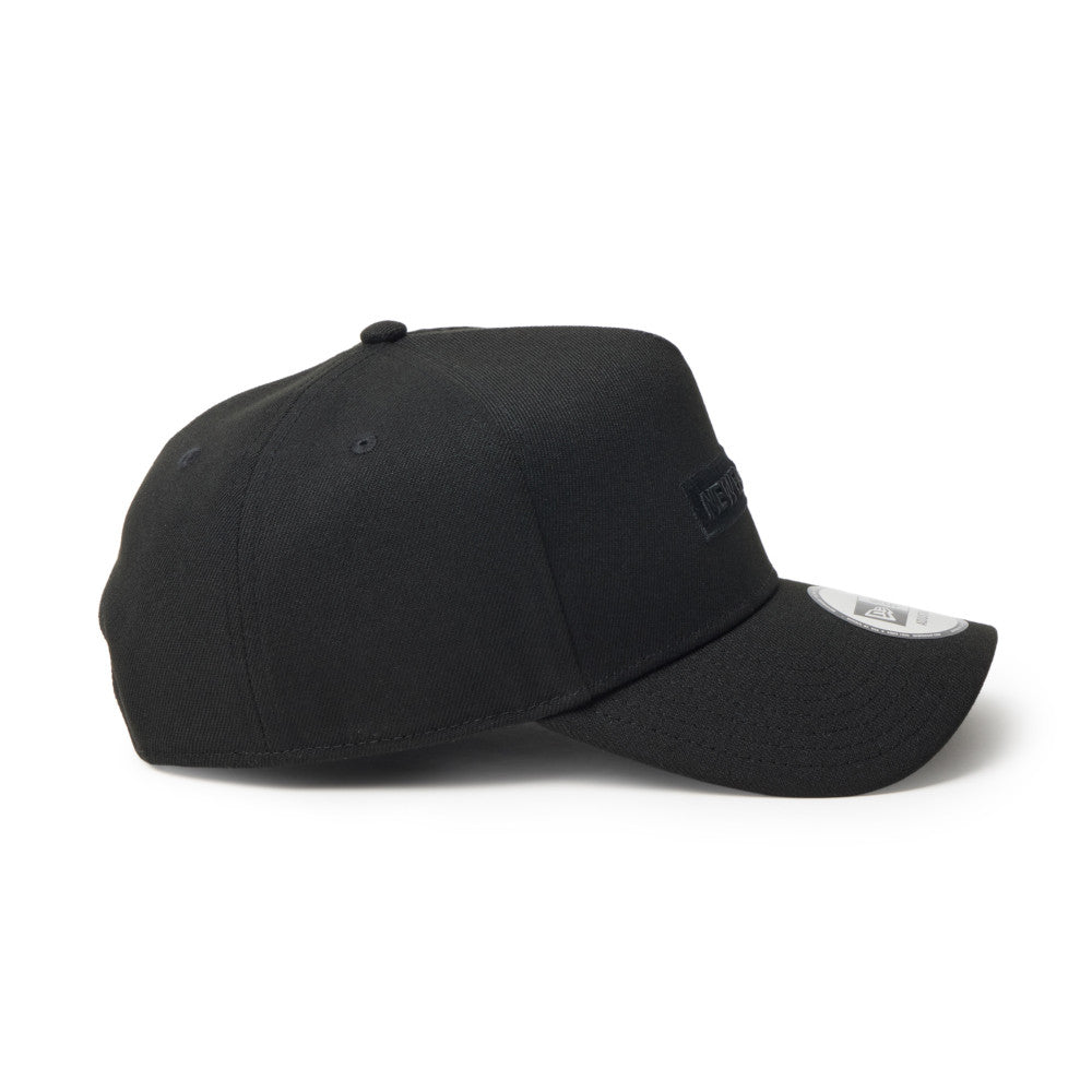 New Era 9FORTY A-Frame Metal Flag NE1920 Black Gold Adjustable Cap