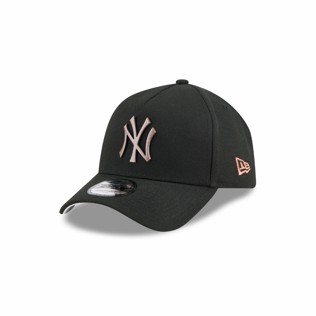 New Era 9FORTY A-Frame New York Yankees Metal Badge Bronze Green Black Adjustable Cap