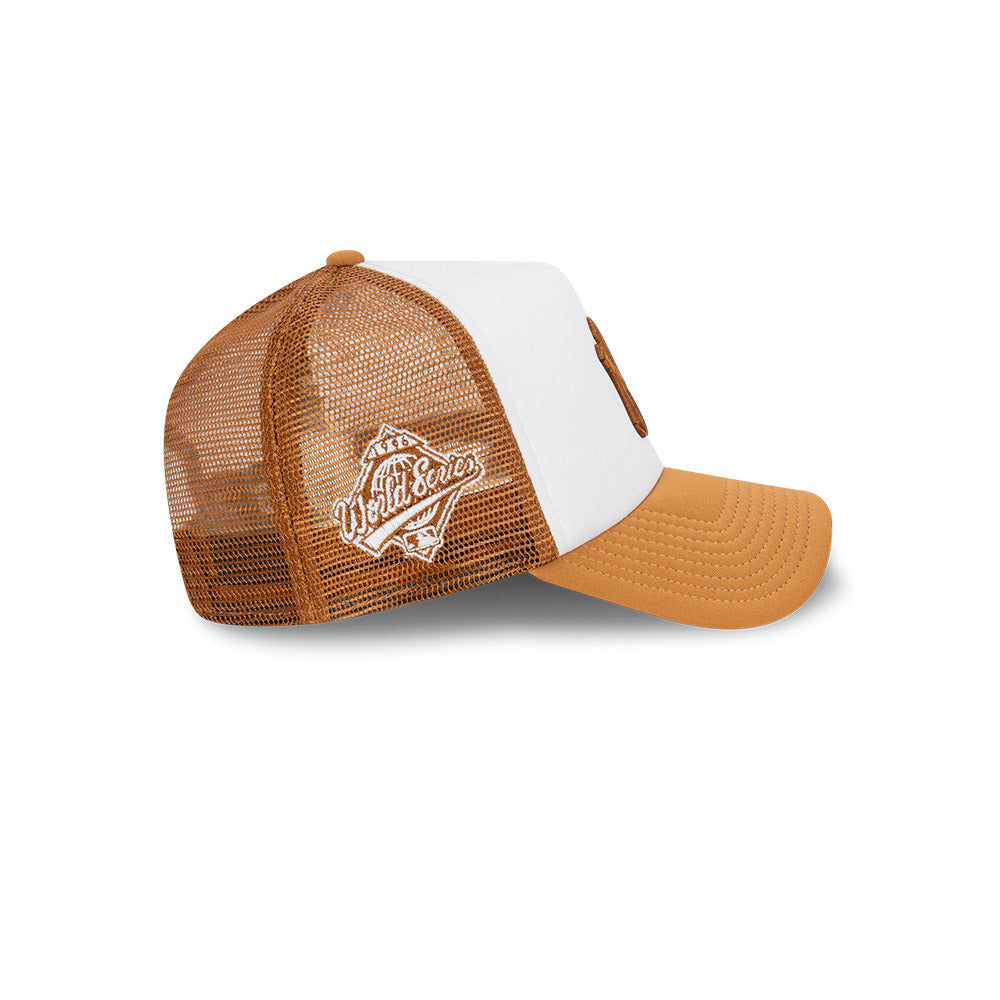 New Era 9FORTY A-Frame New York Yankees Earthtones World Series White Toasted Peanut Trucker Cap
