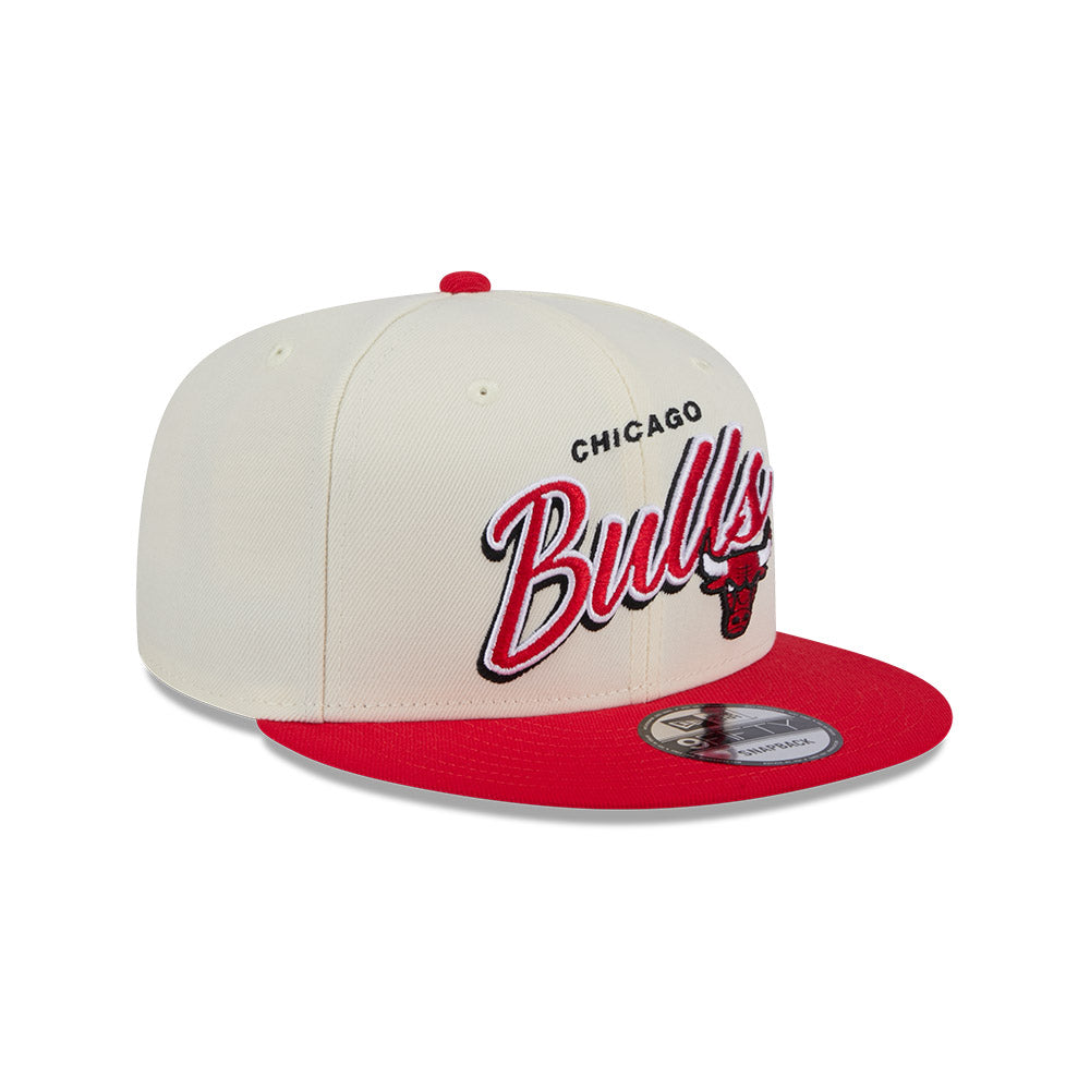 New Era 9FIFTY Chicago Bulls Two Tone Script NBA Chrome White OTC Snapback Cap