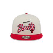 New Era 9FIFTY Chicago Bulls Two Tone Script NBA Chrome White OTC Snapback Cap
