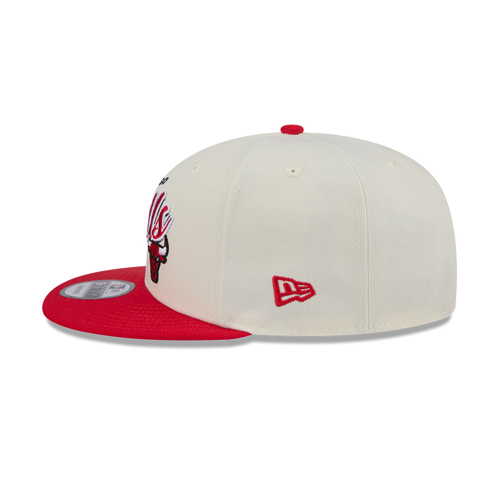 New Era 9FIFTY Chicago Bulls Two Tone Script NBA Chrome White OTC Snapback Cap