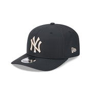 New Era 9SEVENTY New York Yankees Black Stone Prolite Stretch Snapback Cap