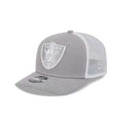 New Era 9SEVENTY Las Vegas Raiders Contrast Grey White Stretch Snapback Trucker Cap