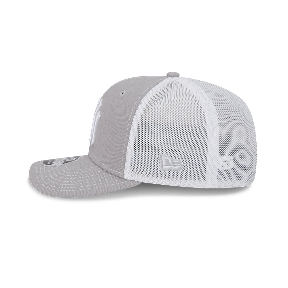 New Era 9SEVENTY New York Yankees Contrast Grey White Stretch Snapback Trucker Cap