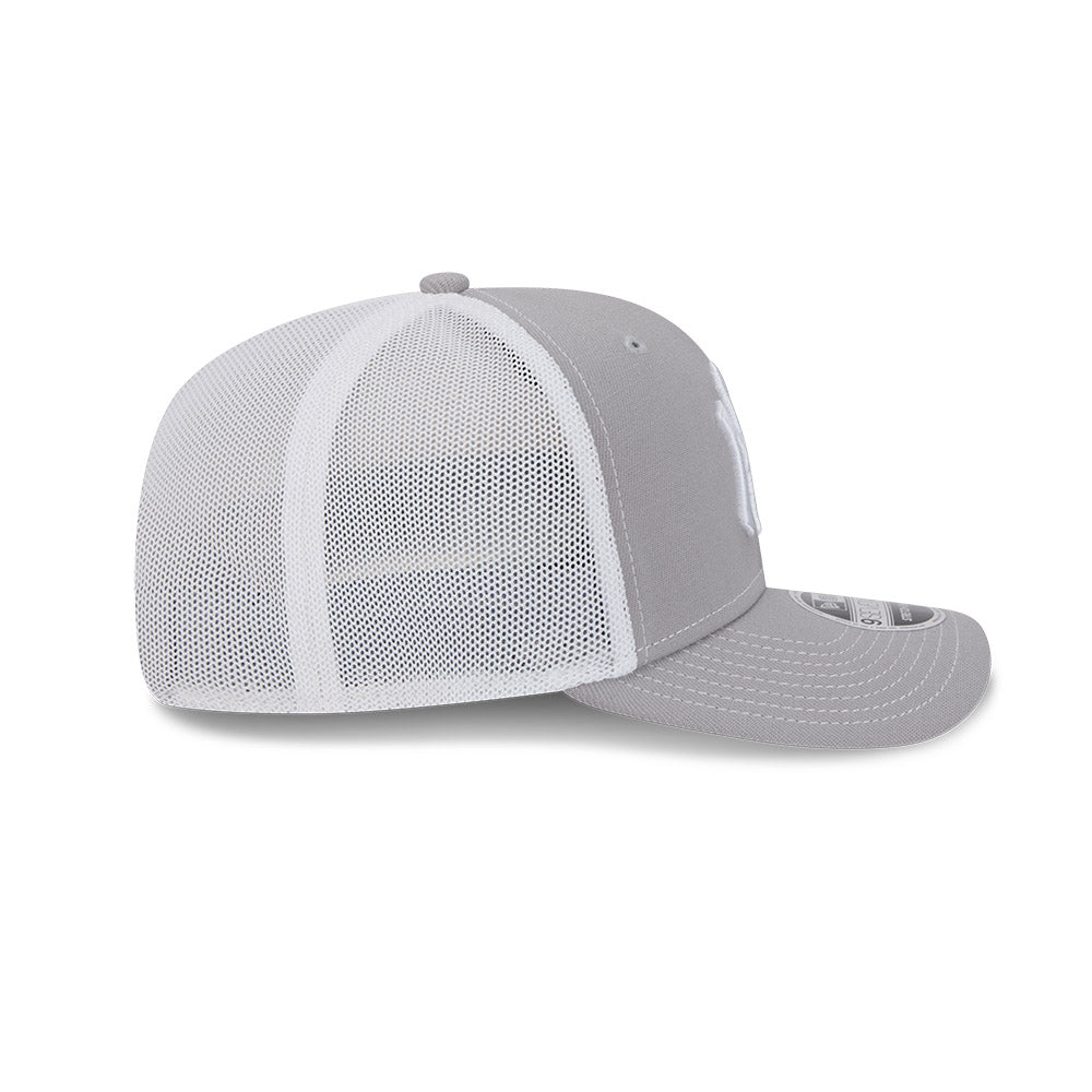 New Era 9SEVENTY New York Yankees Contrast Grey White Stretch Snapback Trucker Cap
