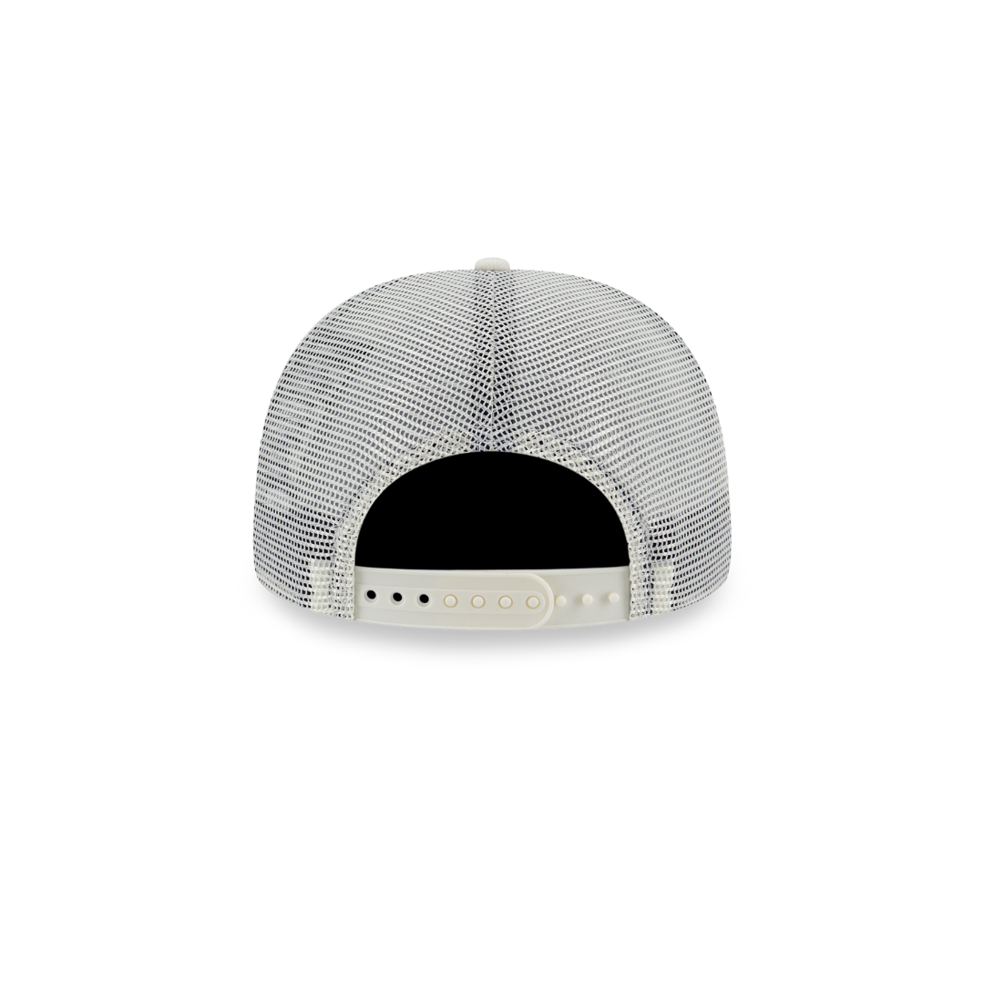 New Era 9FORTY A-Frame Trucker New York Yankees MLB Metal Badge Chrome White Snapback Cap