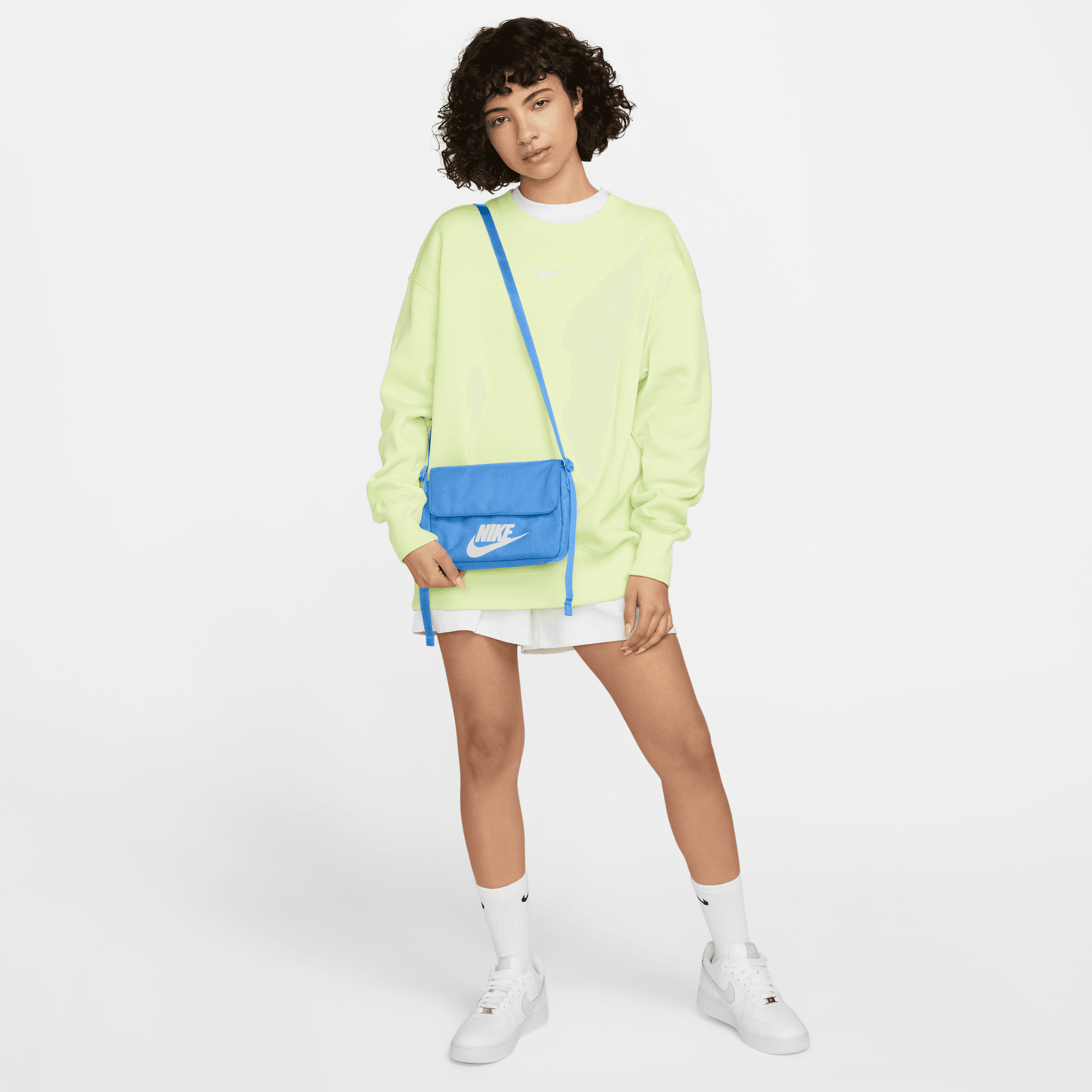 Nike Women's Sportswear Futura 365 Crossbody Bag (3L)