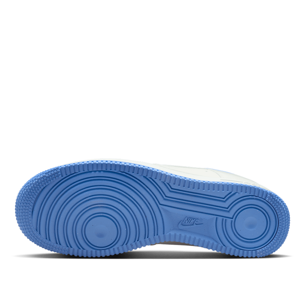 Nike Women's Air Force 1 '07 Next Nature Shoes