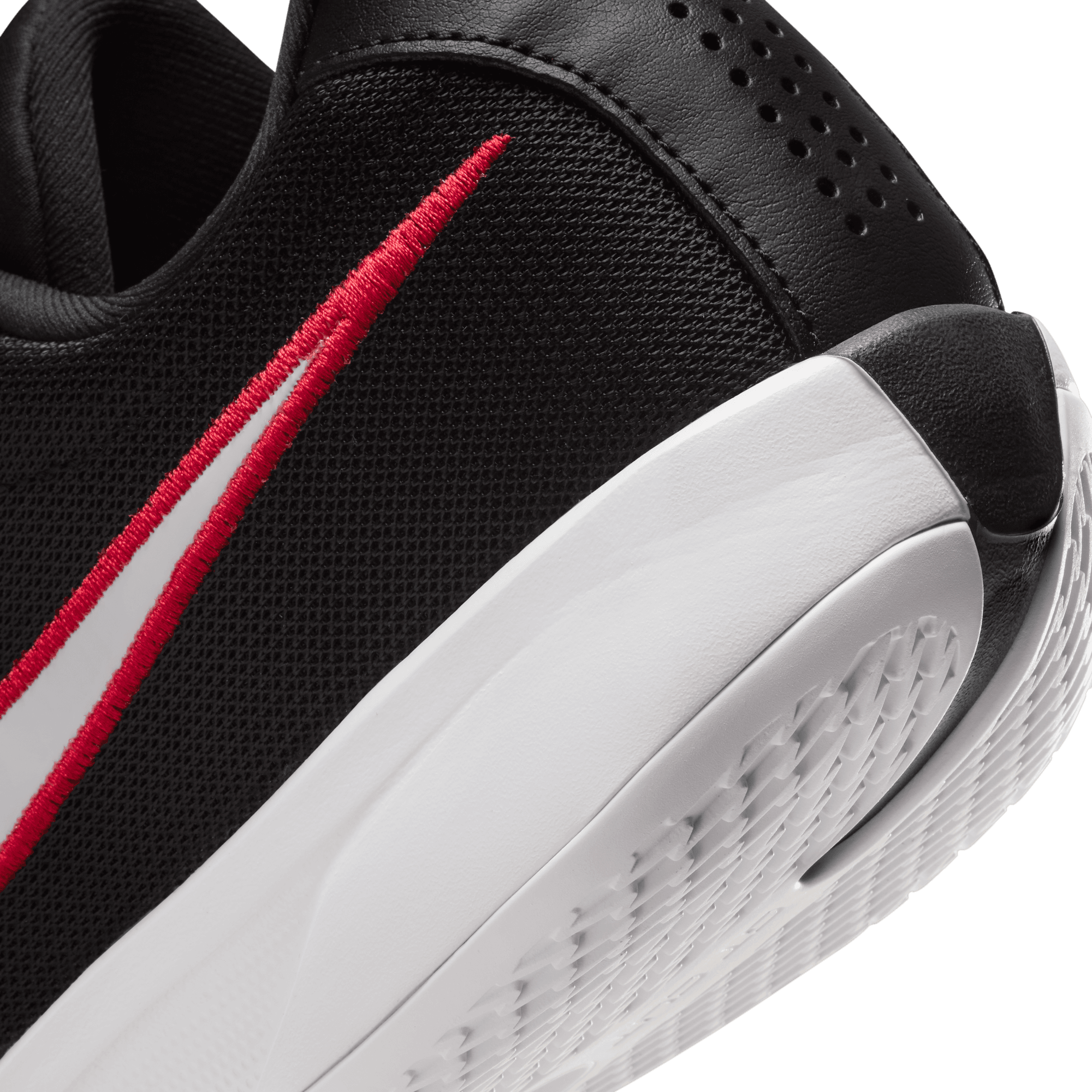 Nike Men s G.T. Cut Academy EP Basketball Shoes