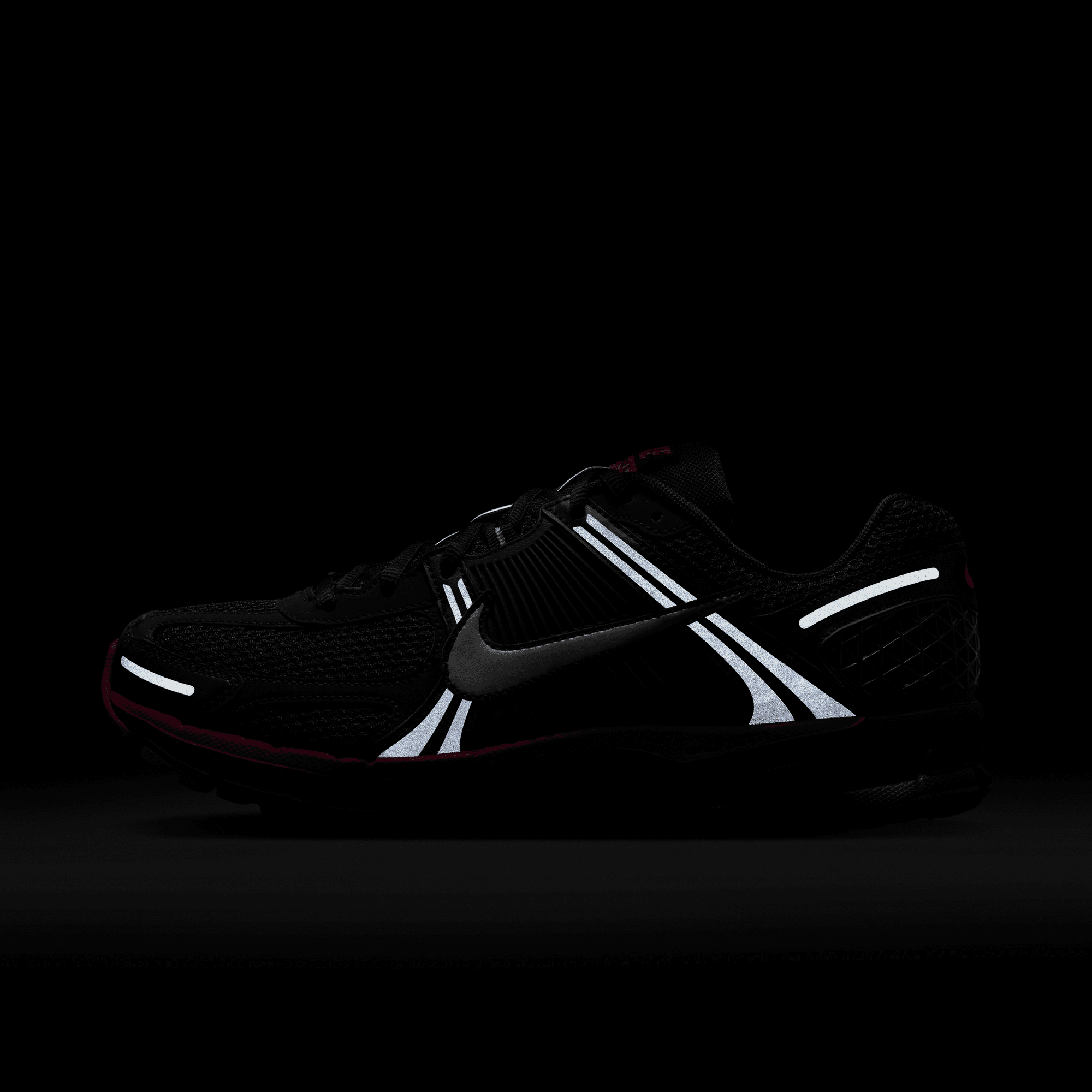 Nike Men's Zoom Vomero 5 Shoes