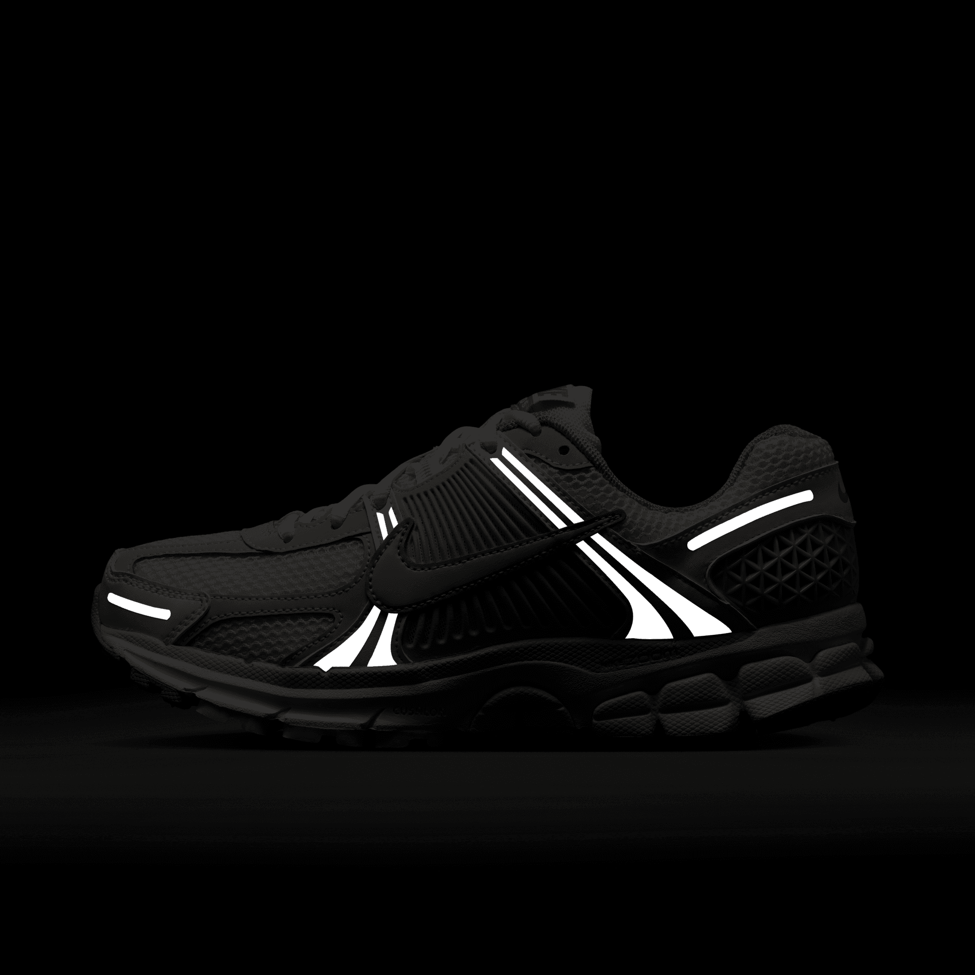 Nike Women's Zoom Vomero 5 Shoes