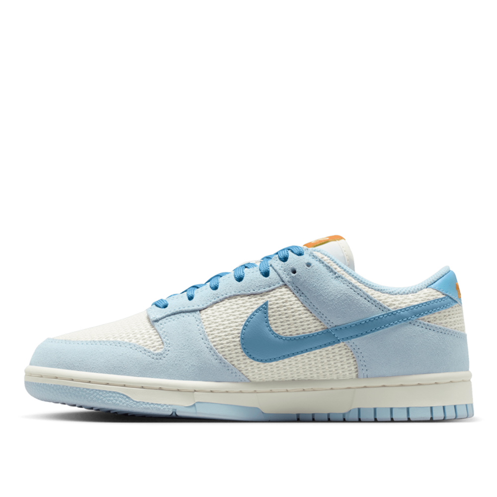 Nike Women's Dunk Low SE Shoes