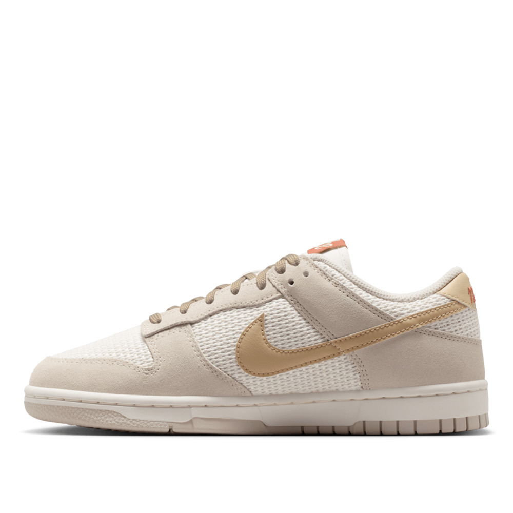 Nike Women's Dunk Low SE Shoes
