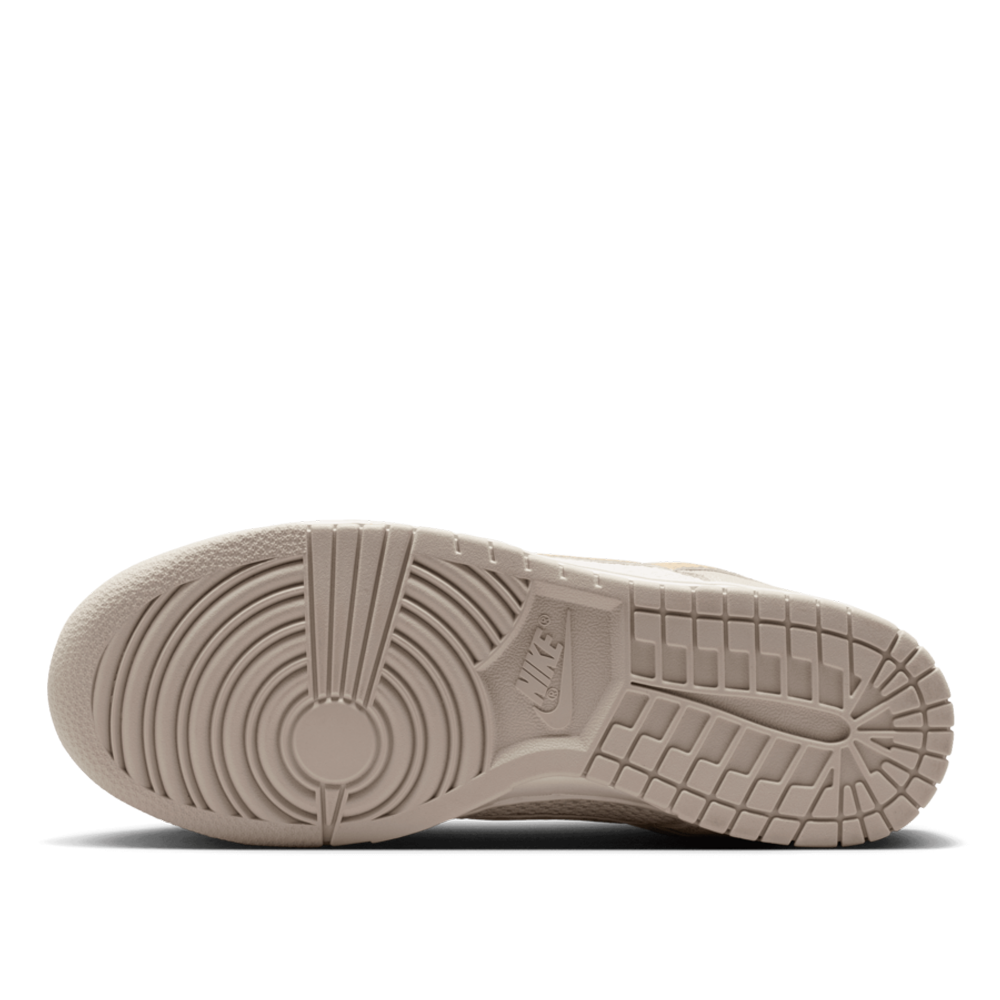 Nike Women's Dunk Low SE Shoes