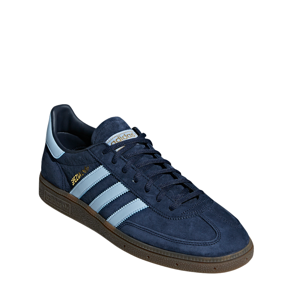 BD7633_6_FOOTWEAR_Photography_FrontLateralTopView_whitecopy.png