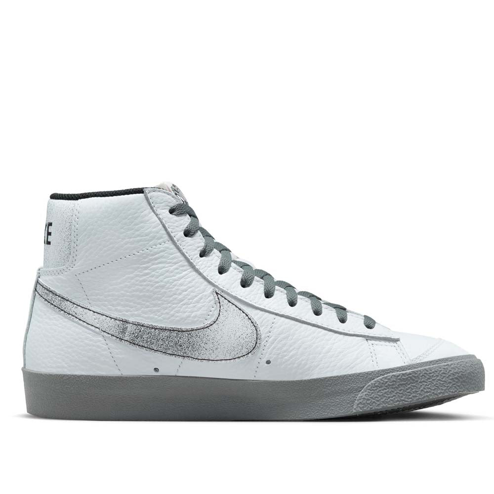 Nike Men's Blazer Mid '77 Shoes