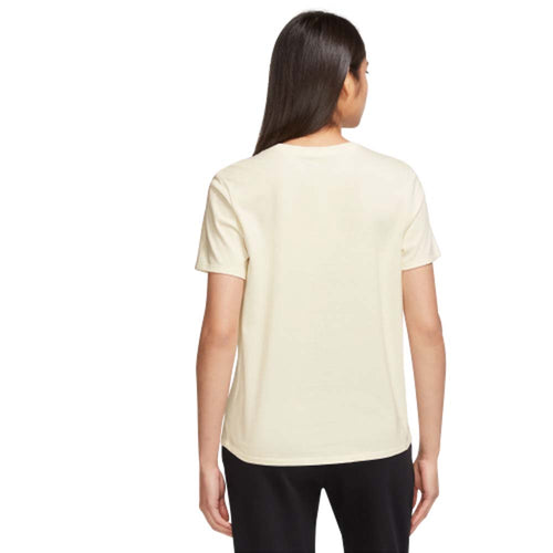 Nike Women's Sportswear Club Essentials T-Shirt